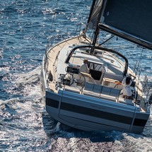 Beneteau Oceanis Yacht 62