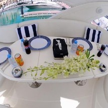 Azimut 50 Fly Galley Up