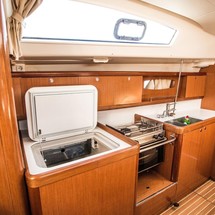 Beneteau Oceanis 43