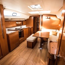 Beneteau Oceanis 43