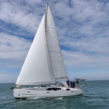 Beneteau Oceanis 43