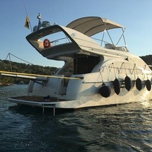 Azimut 46