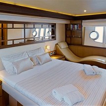 Ferretti 630