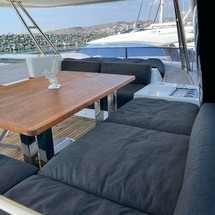 Luxury motor yacht pearl 60