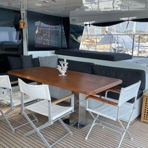 Luxury motor yacht pearl 60