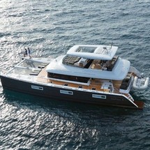 Luxury motor yacht pearl 60