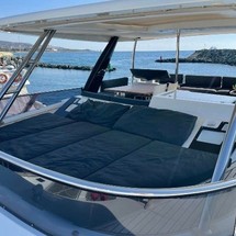 Luxury motor yacht pearl 60