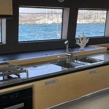 Luxury motor yacht pearl 60