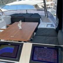 Luxury motor yacht pearl 60