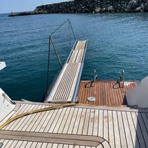 Luxury motor yacht pearl 60