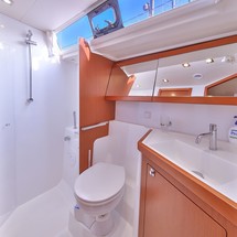 Beneteau Oceanis 48