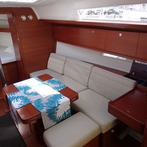Dufour 382