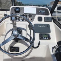 Grady-White Freedom 225