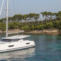 Fountaine Pajot Lucia 40