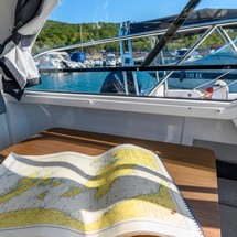 Beneteau Antares 8