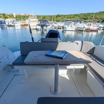Beneteau Antares 8