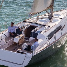 Dufour 382