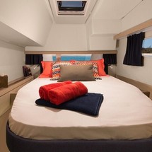 Fountaine Pajot Lucia 40
