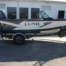 Lund Boats 1875 Crossover XS