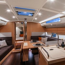 Hanse 418