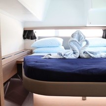 Fountaine Pajot Lucia 40