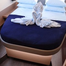 Fountaine Pajot Lucia 40