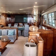 Falcon Yachts 80 fly