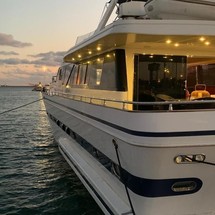 Falcon Yachts 80 fly