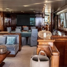 Falcon Yachts 80 fly