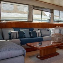 Falcon Yachts 80 fly