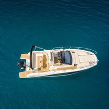Quicksilver Activ 875 Sundeck