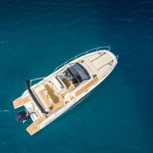 Quicksilver Activ 875 Sundeck