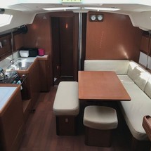 Beneteau Oceanis 43