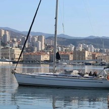 Bavaria 44
