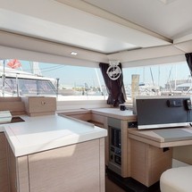 Fountaine Pajot Astréa 42
