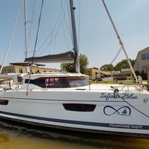 Fountaine Pajot Lucia 40