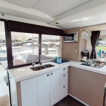 Fountaine Pajot Lucia 40