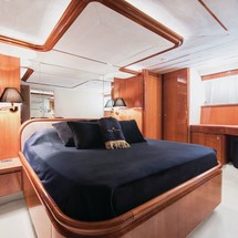 Ferretti 68