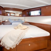 Beneteau Oceanis 48