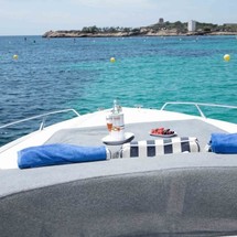 Sunseeker Mustique 42