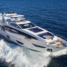 Azimut Grande 30 METRI