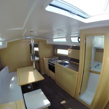 Beneteau Oceanis 38