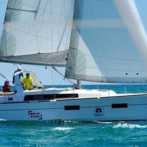 Beneteau Oceanis 38