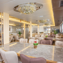 Luxury motor yacht pearl 60