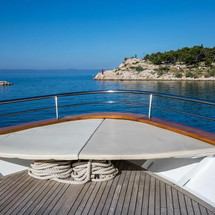 Luxury motor yacht pearl 60