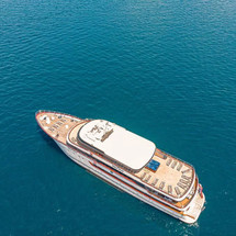 Luxury motor yacht pearl 60