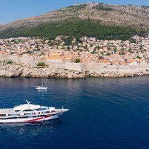 Luxury motor yacht pearl 60