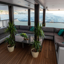 Luxury motor yacht pearl 60