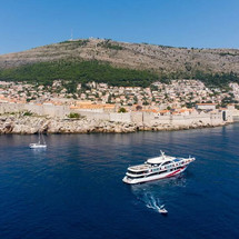 Luxury motor yacht pearl 60