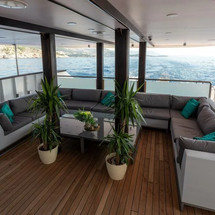 Luxury motor yacht pearl 60